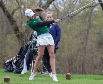 Girls Golf Image